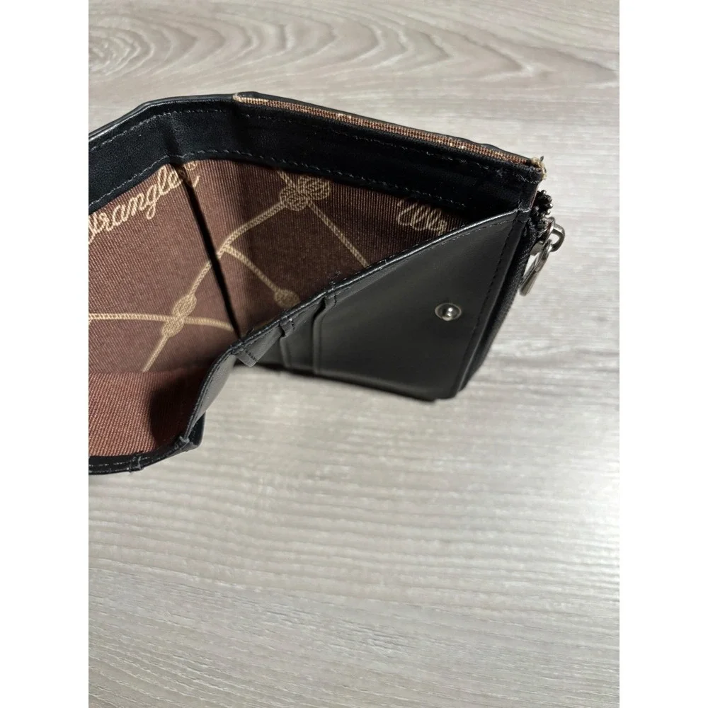 Wrangler Mens Bifold Wallet Black Zip Coin Pocket ID Window Logo Rodeo Western
